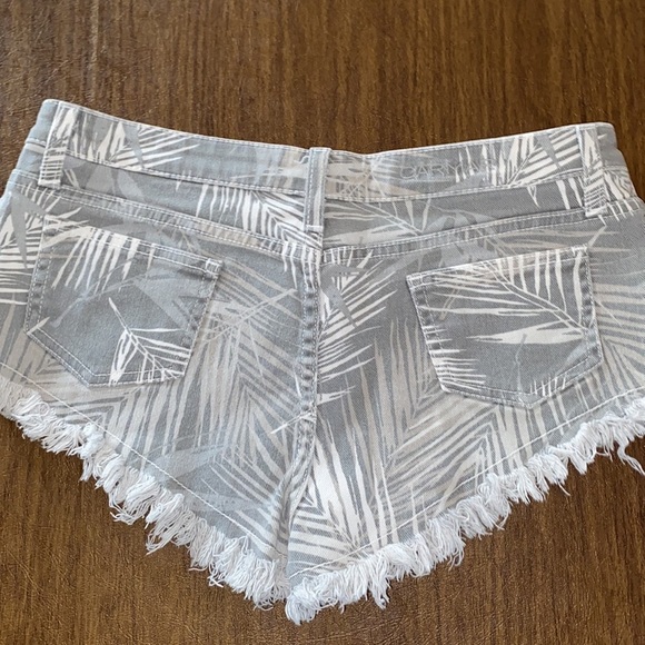 Carmar denim shorts leaf prints size 29 - Picture 4 of 6